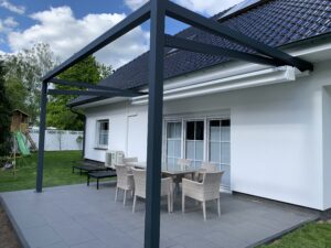 Pergola Sonnenschutz und Regenschutz für Terrassen als Terrasenüberdachnung
